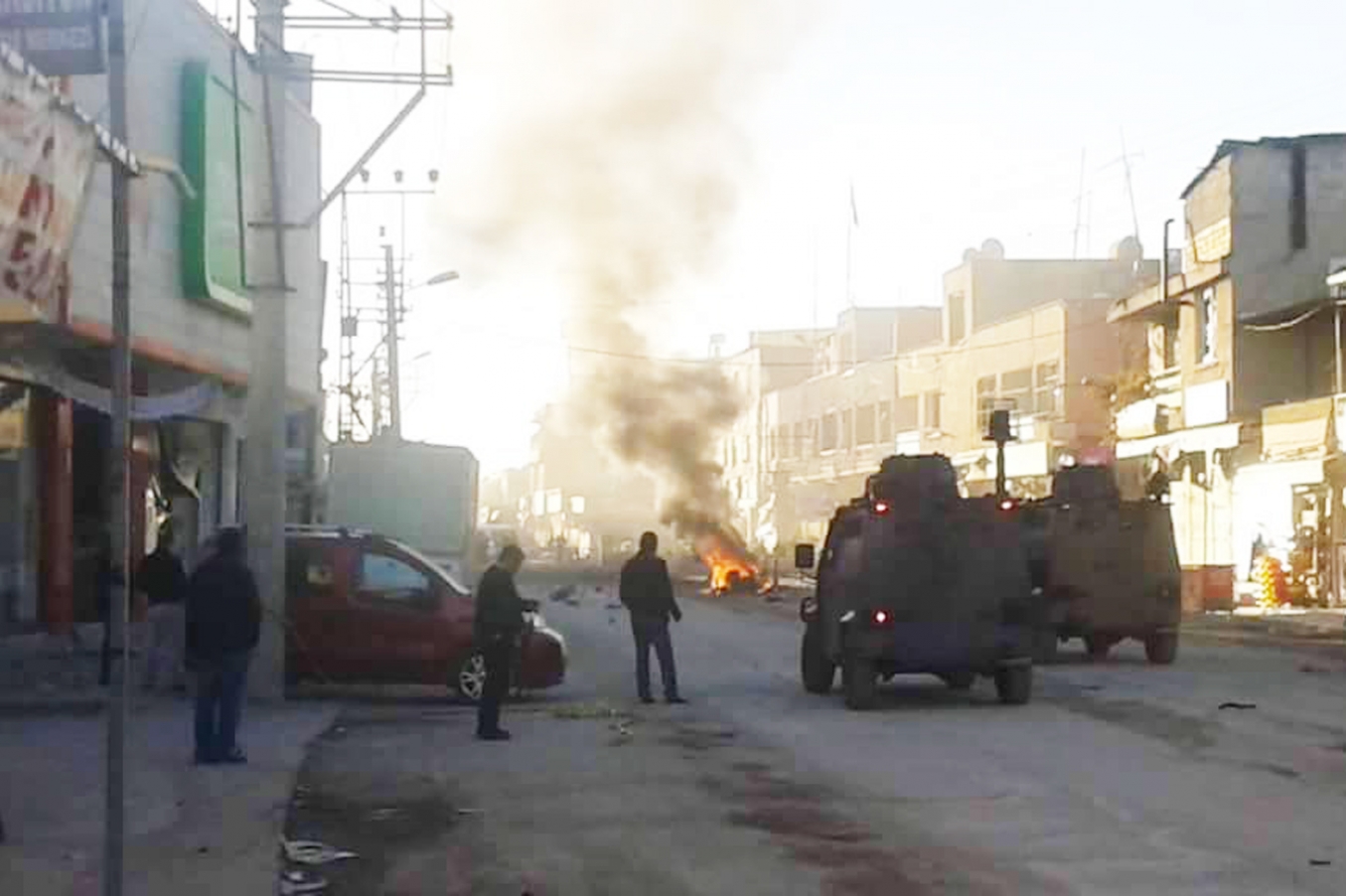 Adana’da karakol önünde bombalı araç paniği Adana’da karakol önünde bombalı araç paniği